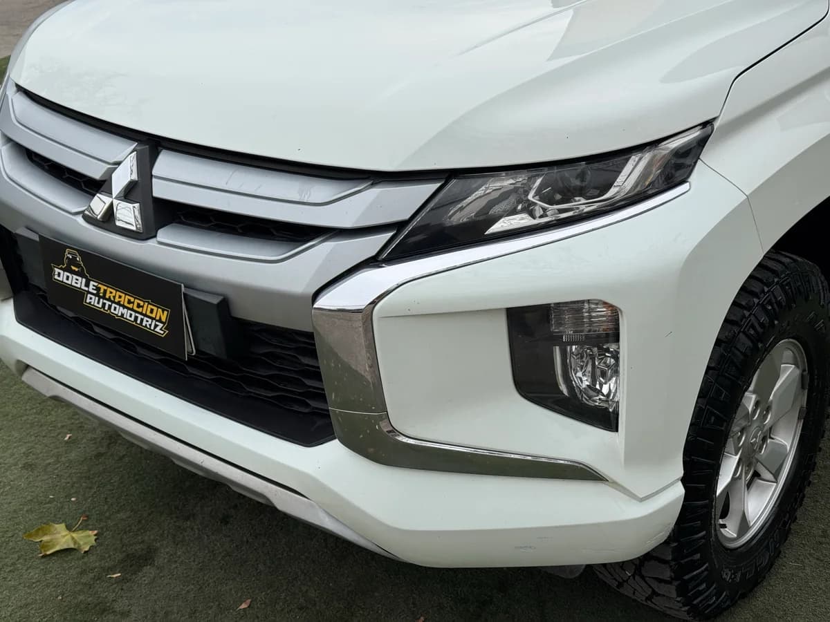 Mitsubishi L200 Katana CRT 2022 - Imagen 9