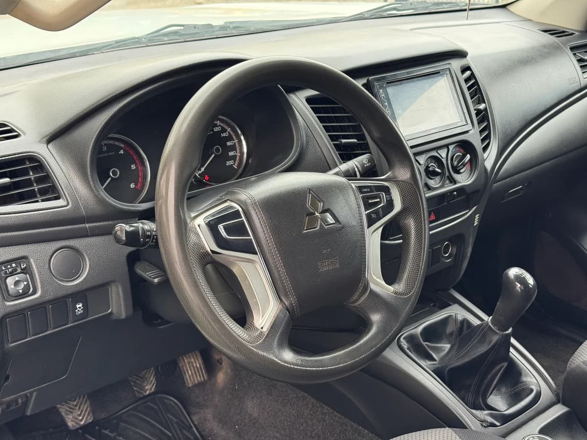 Mitsubishi L200 Katana CRT 2022 - Imagen 13