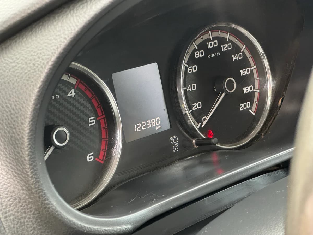 Mitsubishi L200 Katana CRT 2022 - Imagen 14