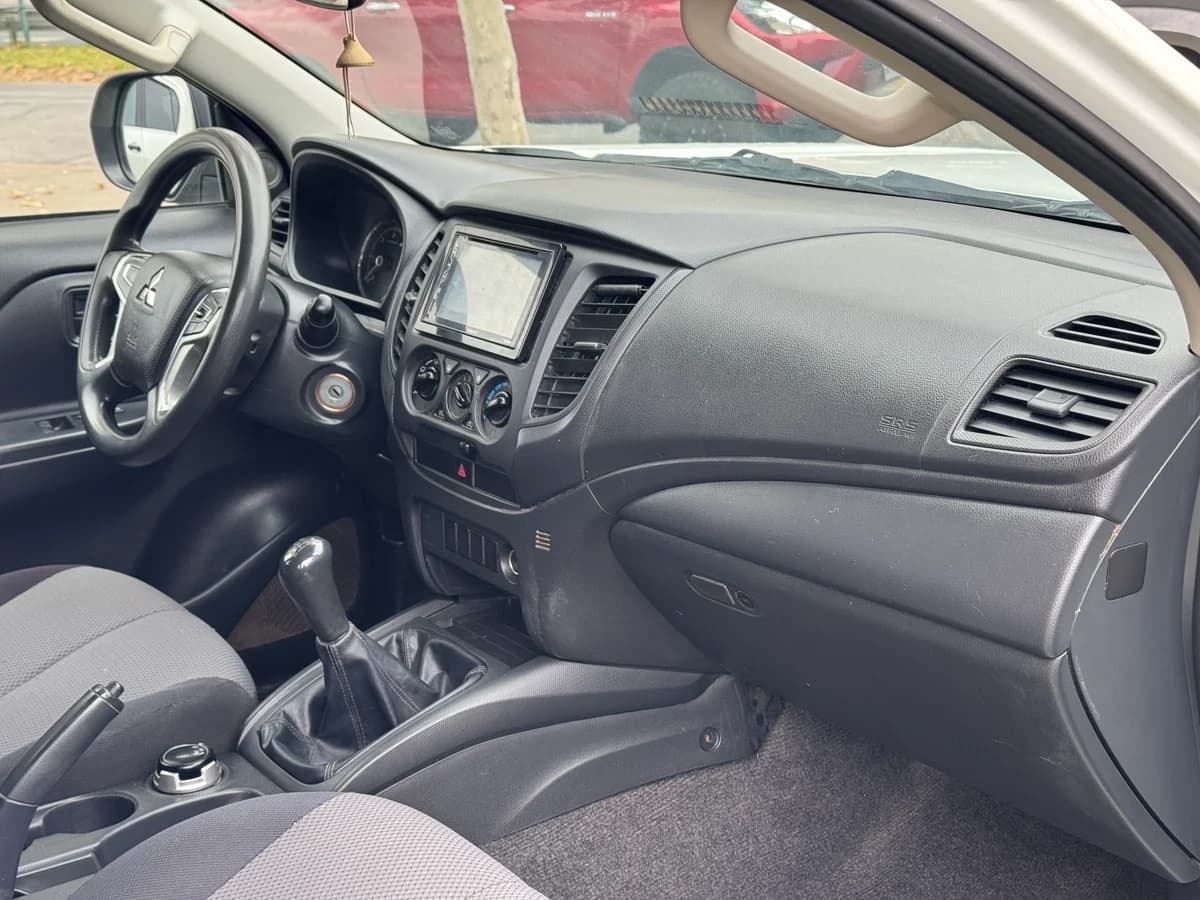 Mitsubishi L200 Katana CRT 2022 - Imagen 17