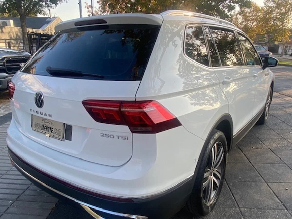 VOLKSWAGEN TIGUAN TSI 4x2 1.4 2023 - Imagen 2