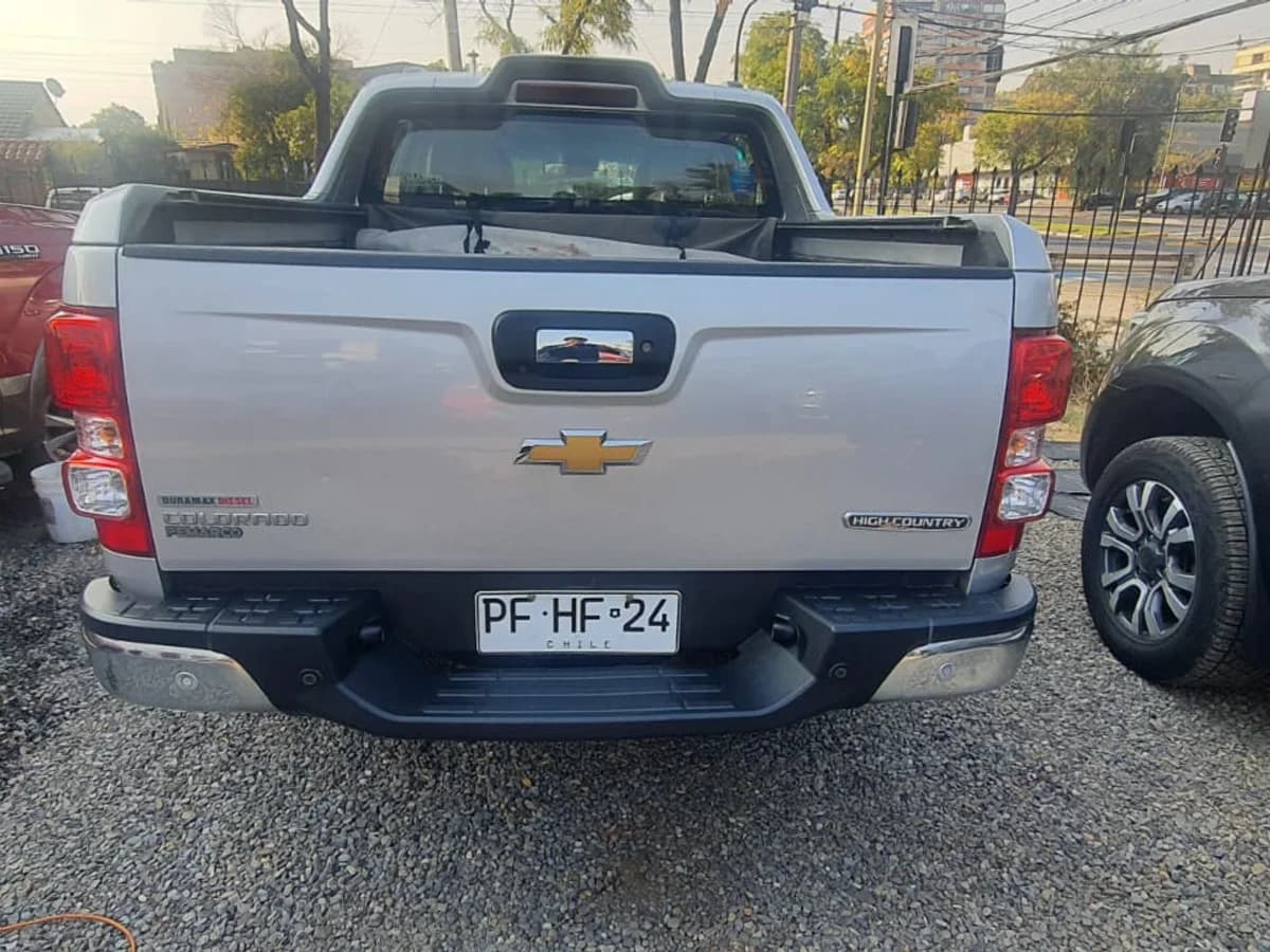 CHEVROLET COLORADO HIGH COUNTRY 4X4 DIESEL AUTOMATICA CUERO TOP DE LINEA - Imagen 4
