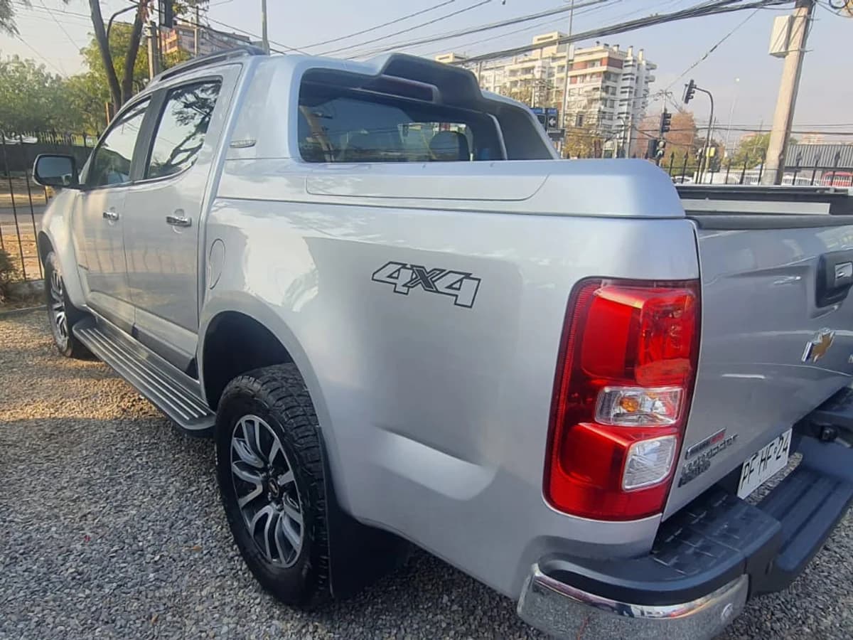 CHEVROLET COLORADO HIGH COUNTRY 4X4 DIESEL AUTOMATICA CUERO TOP DE LINEA - Imagen 5