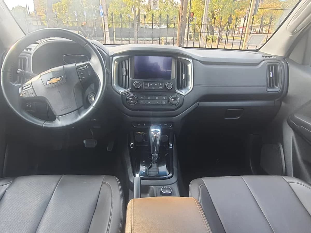 CHEVROLET COLORADO HIGH COUNTRY 4X4 DIESEL AUTOMATICA CUERO TOP DE LINEA - Imagen 6