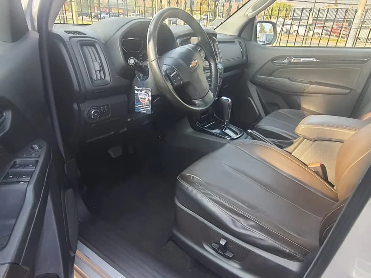 CHEVROLET COLORADO HIGH COUNTRY 4X4 DIESEL AUTOMATICA CUERO TOP DE LINEA - Imagen 7