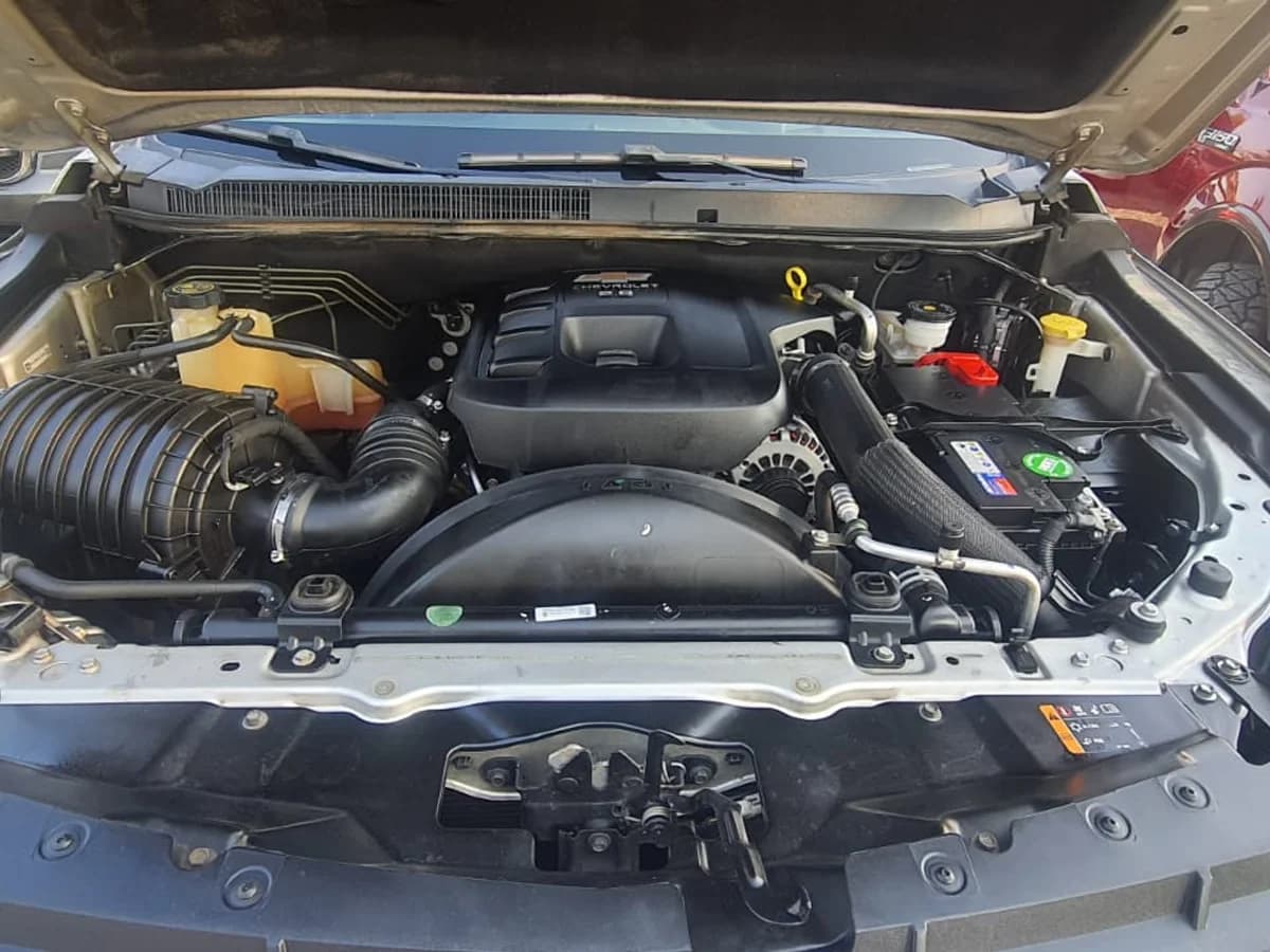 CHEVROLET COLORADO HIGH COUNTRY 4X4 DIESEL AUTOMATICA CUERO TOP DE LINEA - Imagen 11