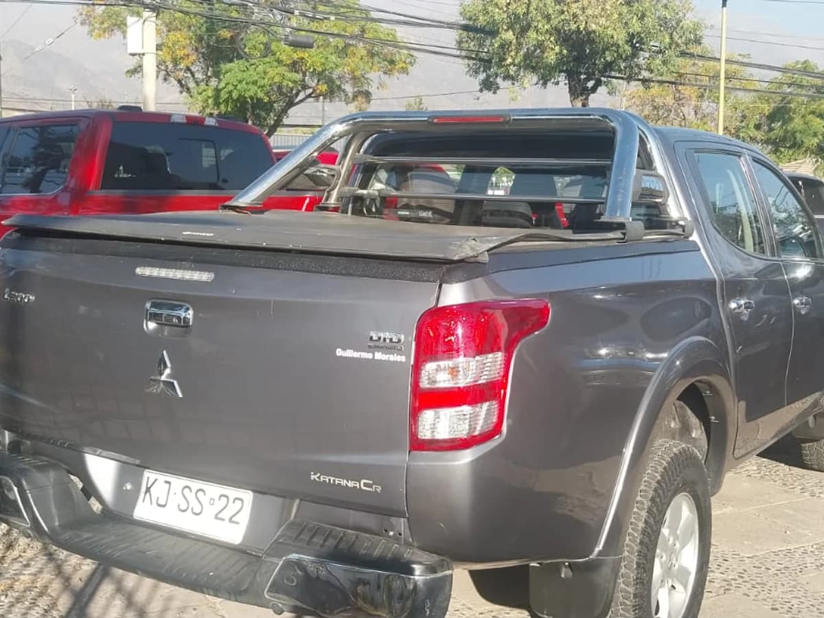 MITSUBISHI L200 KATANA DIESEL UNICO DUEÑO, CON IVA, REALMENTE EXCELENTE - Imagen 3