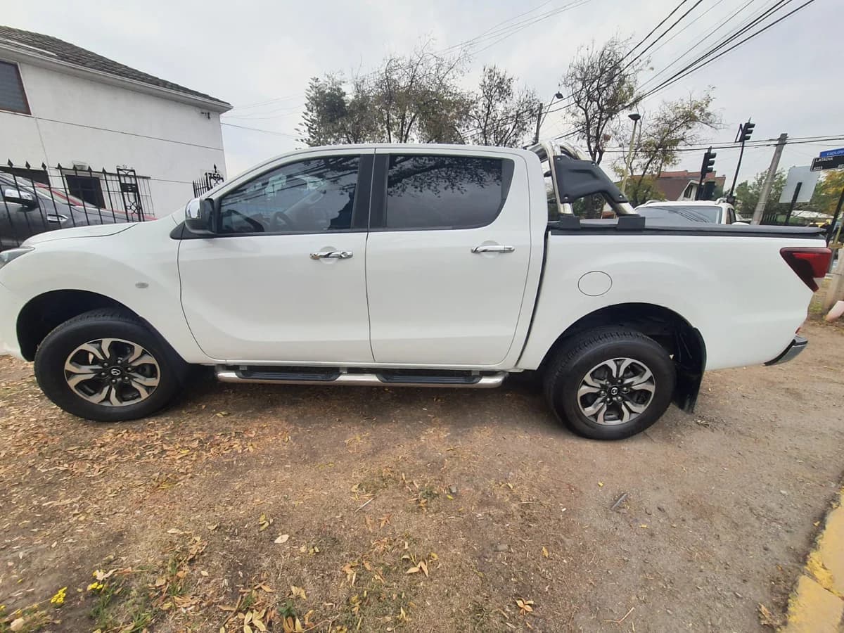MAZDA NEW BT50 SDX SOLO 53.000KM REALMENTE NUEVA, UNICA EN SU ESTADO, CONSULTEN - Imagen 4