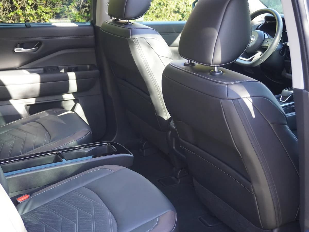 Nissan Pathfinder 3.5 Exclusive 4x4 Año 2025 - Imagen 13
