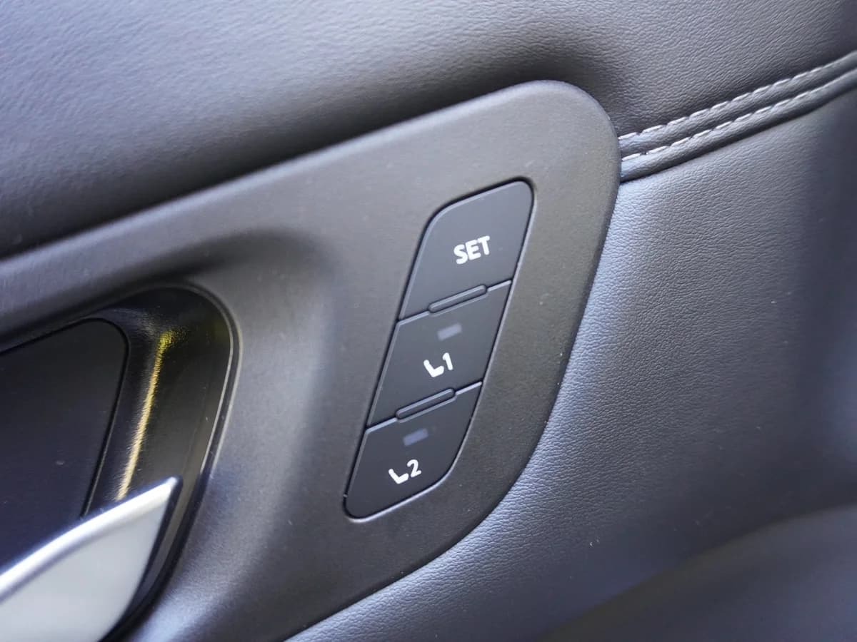Nissan Pathfinder 3.5 Exclusive 4x4 Año 2025 - Imagen 26