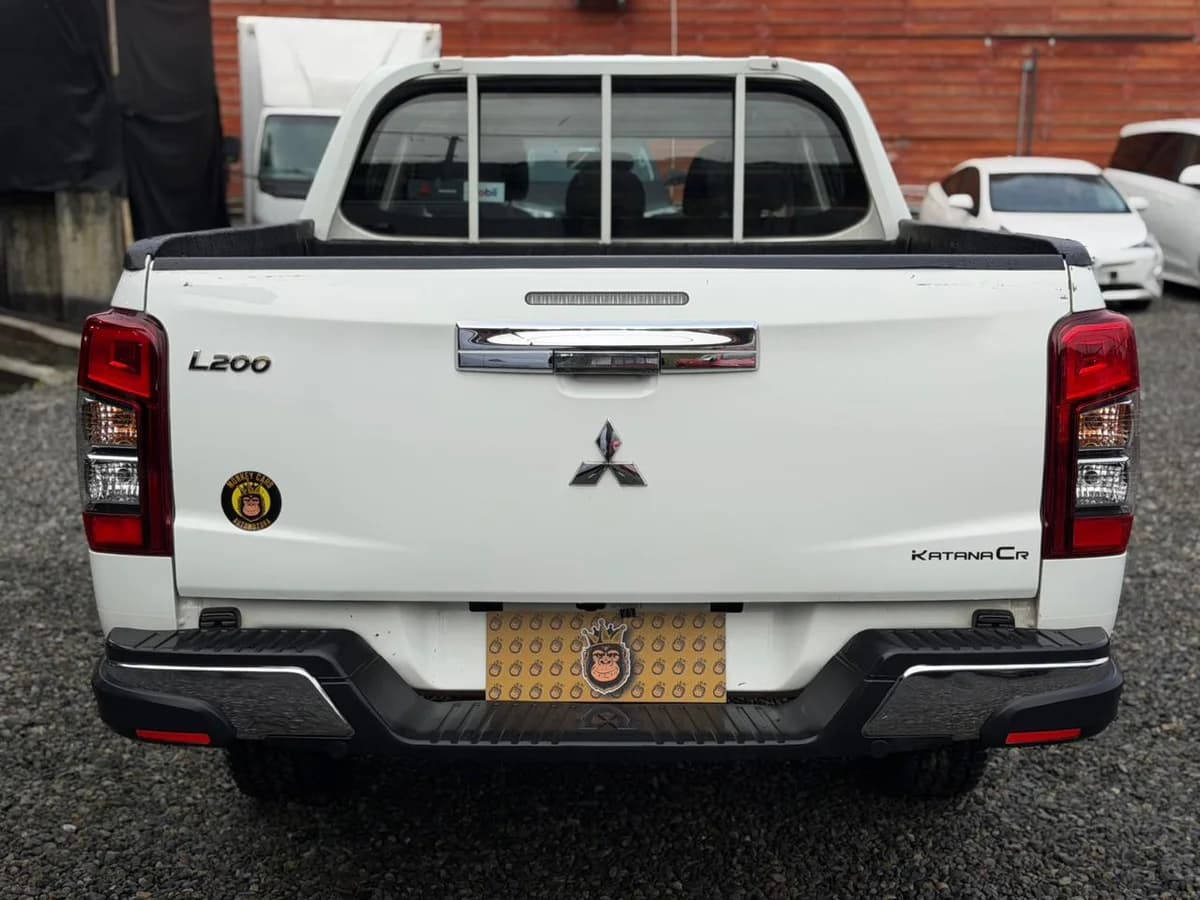Mitsubishi L200 Katana CR 4x2 2.4 MT 2023 - Imagen 5