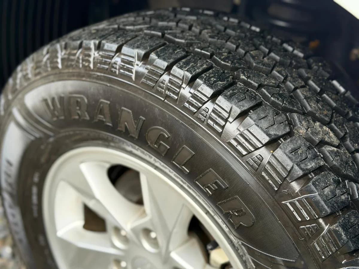 Mitsubishi L200 Katana CR 4x2 2.4 MT 2023 - Imagen 11