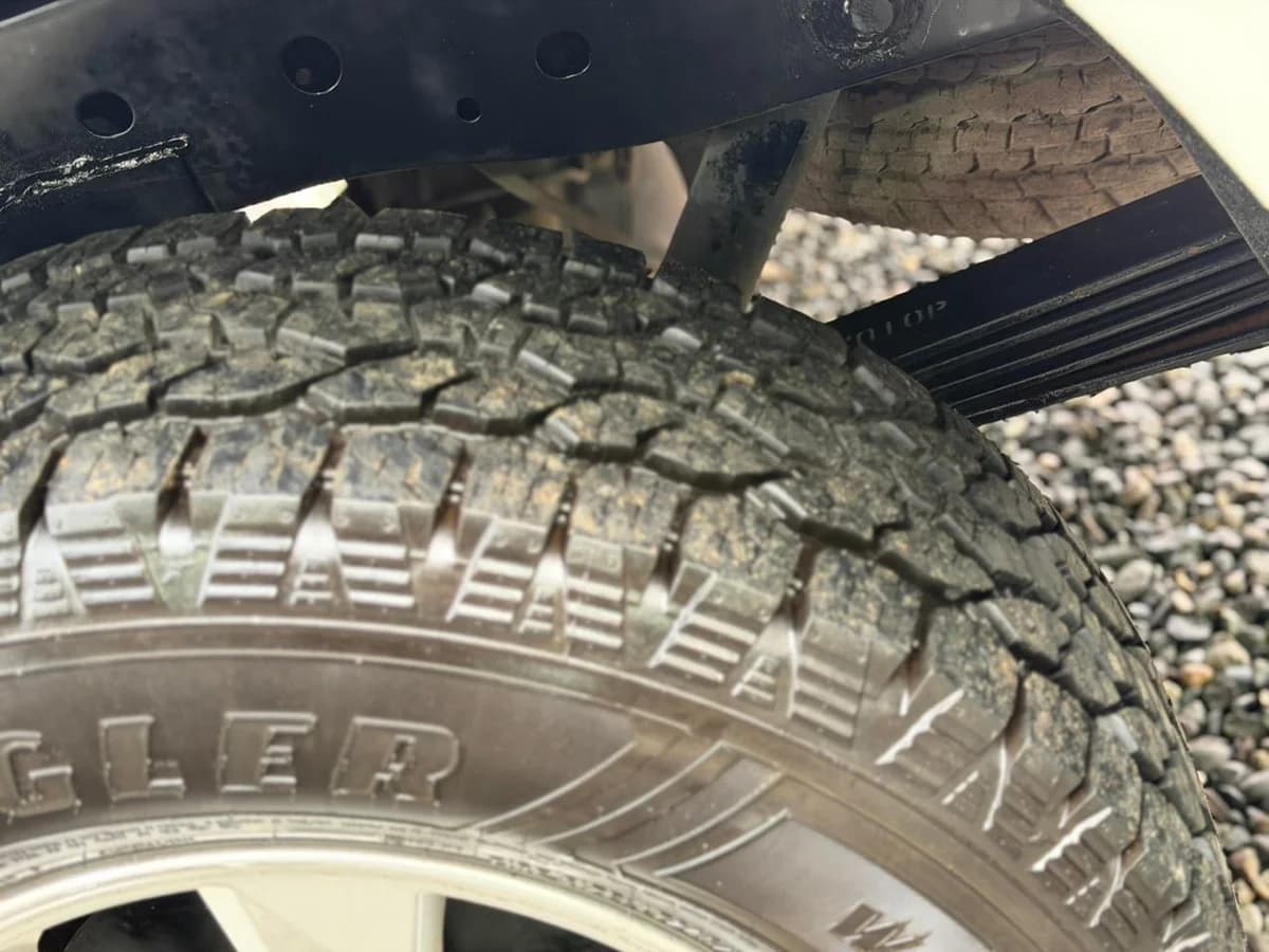 Mitsubishi L200 Katana CR 4x2 2.4 MT 2023 - Imagen 12