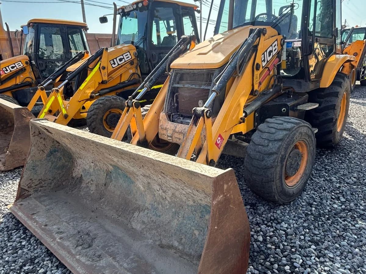 Retroexcavadora JCB 3CX 4X4 - 2021 - Imagen 2