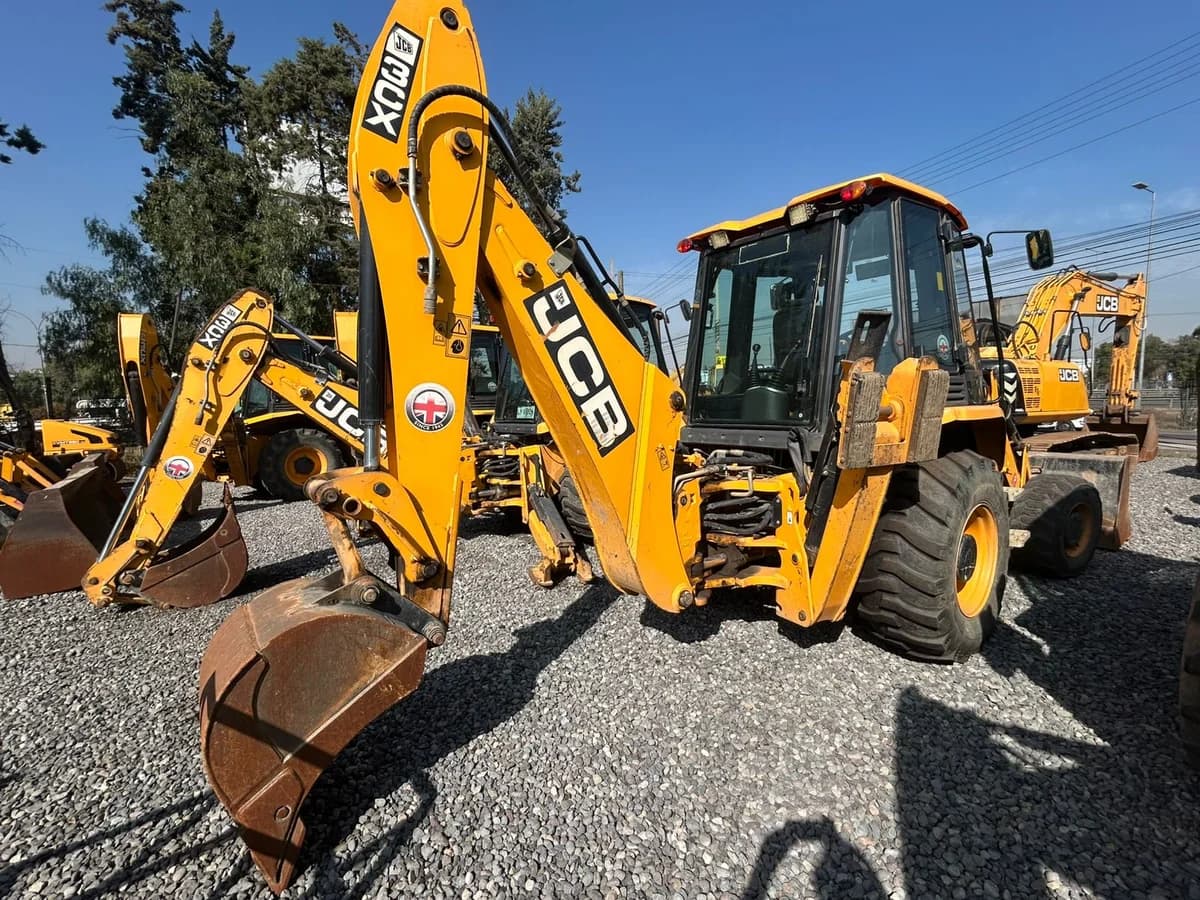 Retroexcavadora JCB 3CX 4X4 - 2021 - Imagen 3