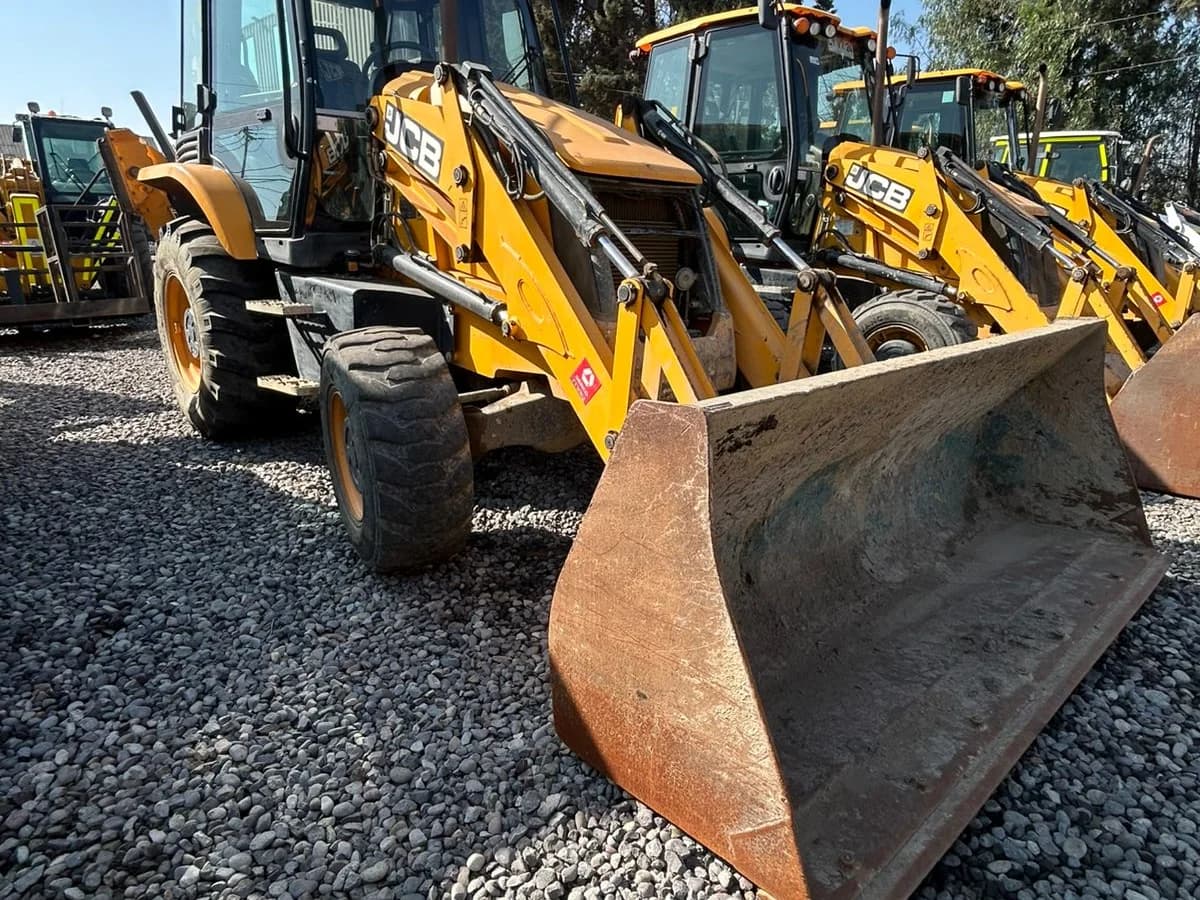 Retroexcavadora JCB 3CX 4X4 - 2021 - Imagen 5