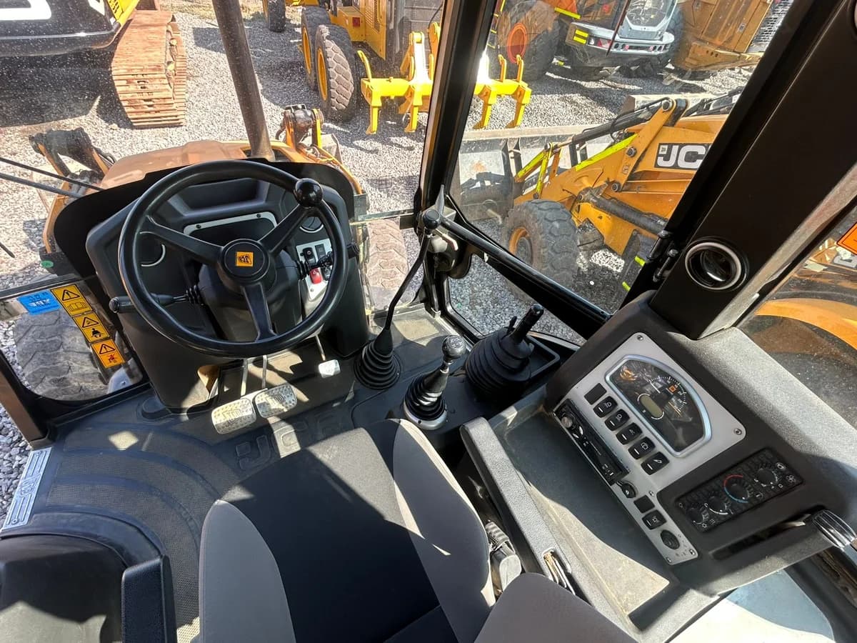 Retroexcavadora JCB 3CX 4X4 - 2021 - Imagen 6