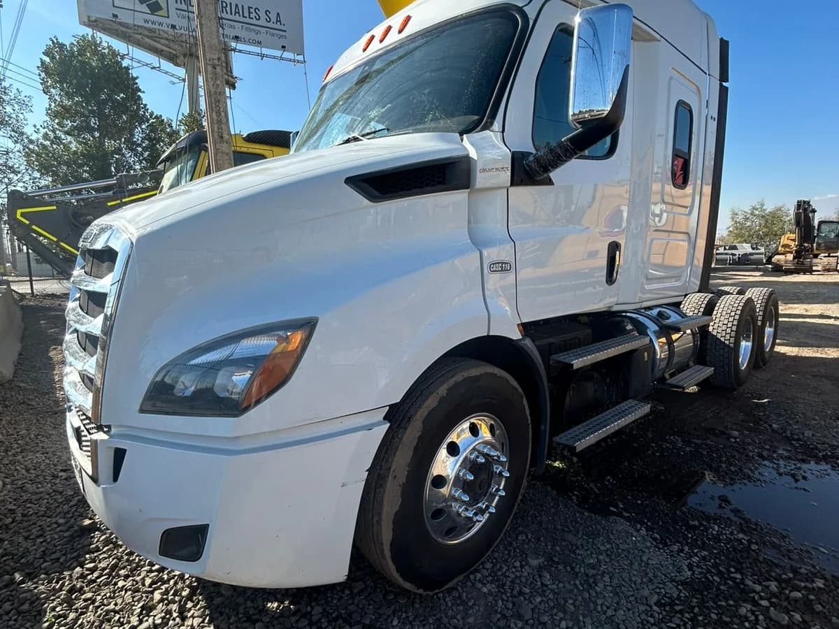 Tractocamion New Cascadia - 2022 - Imagen 2