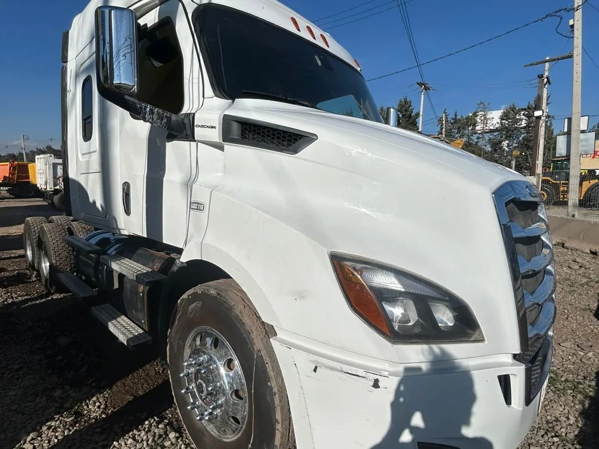 Tractocamion New Cascadia - 2022 - Imagen 3