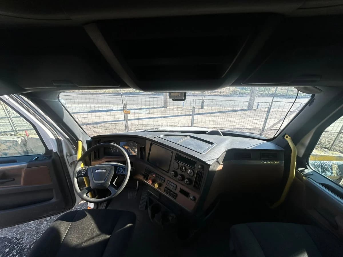 Tractocamion New Cascadia - 2022 - Imagen 7