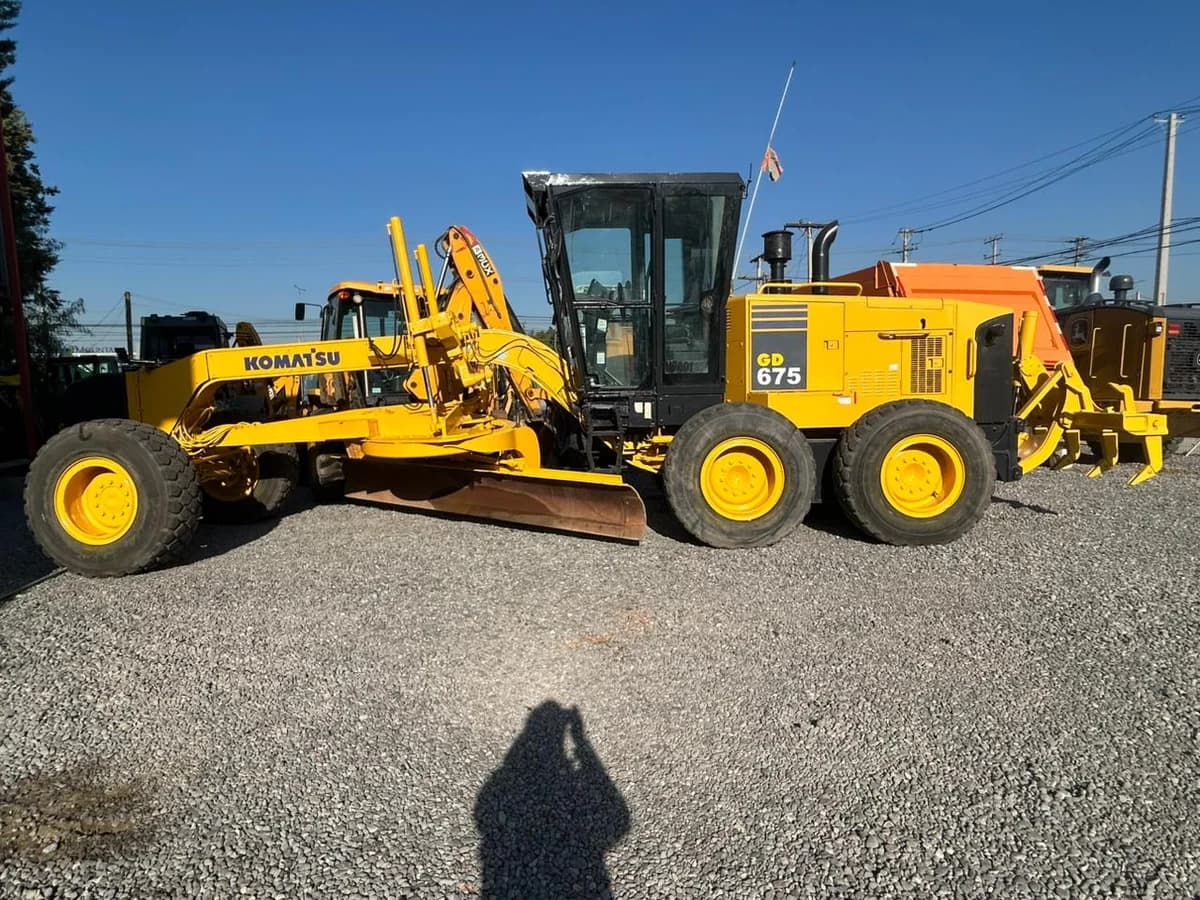 Motoniveladora Komatsu GD675 - 2011 - Imagen 2
