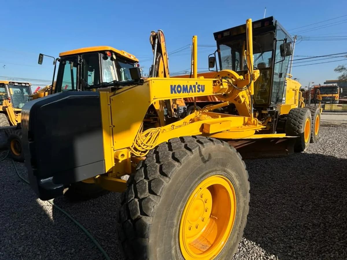 Motoniveladora Komatsu GD675 - 2011 - Imagen 3