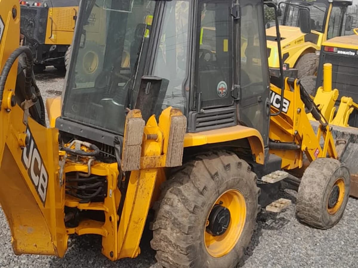 JCB 3CX 4X4 2021 - Imagen 3