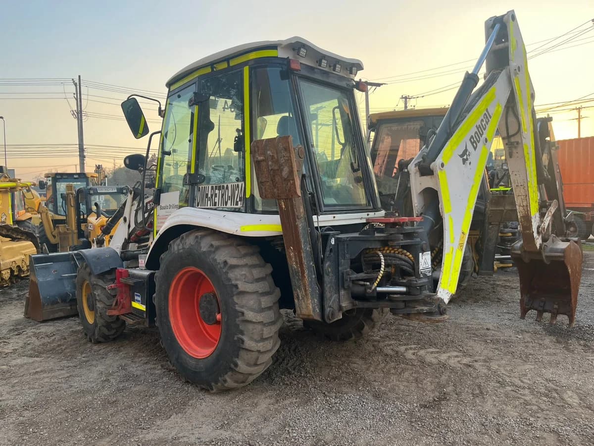 Retroexcavadora Bobcat B730LA - 2017 - Imagen 1