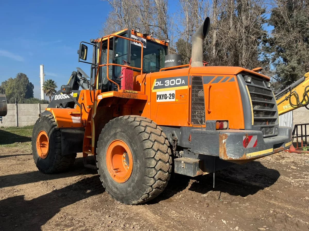 Cargador Frontal Doosan DL300A - Imagen 3