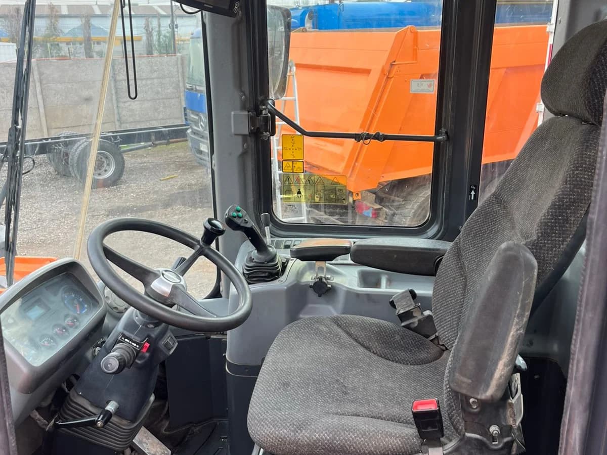 Cargador Frontal Doosan DL420A - Imagen 5