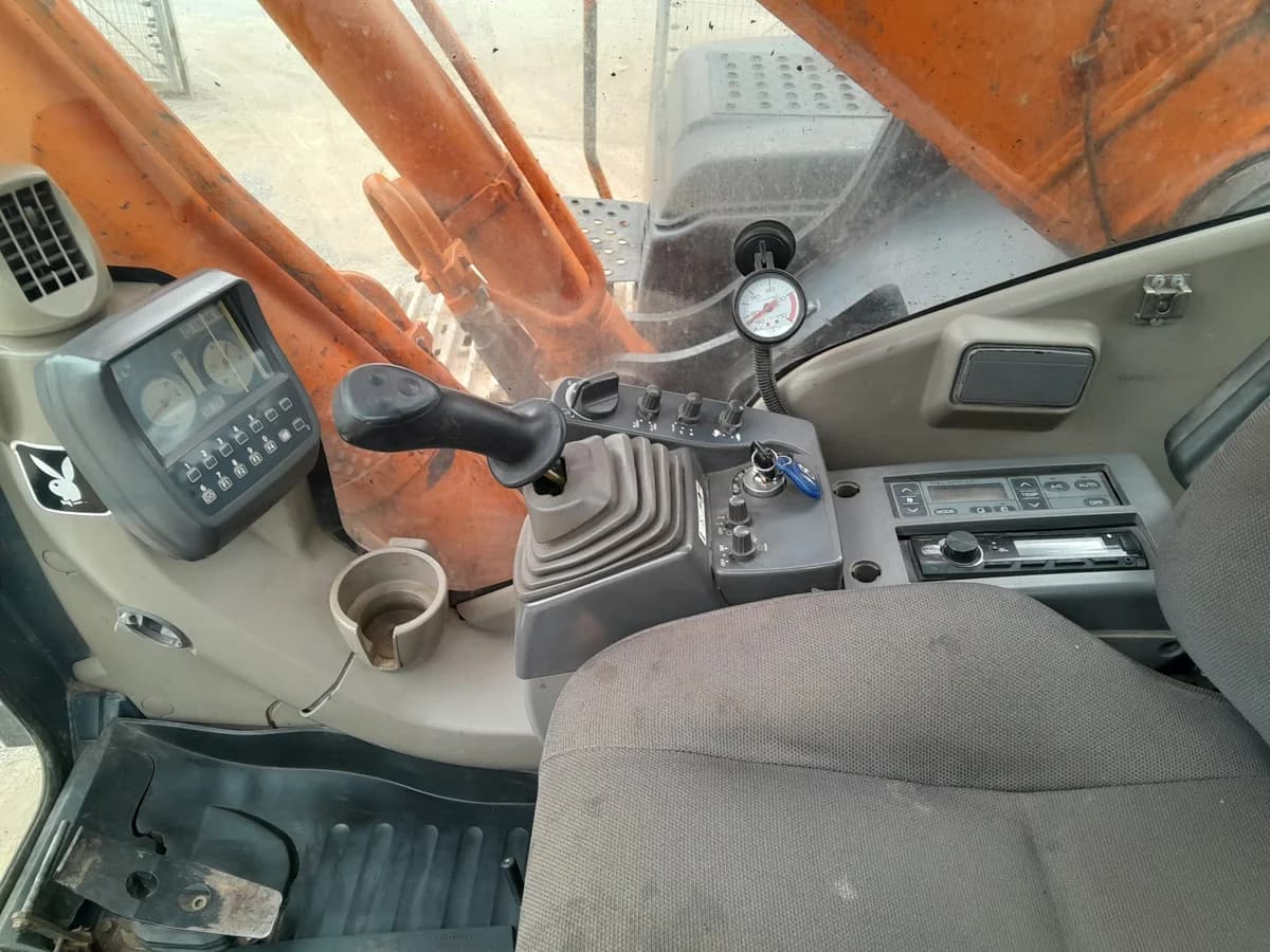 Excavadora Hitachi 350Lc Año 2011 - Imagen 10