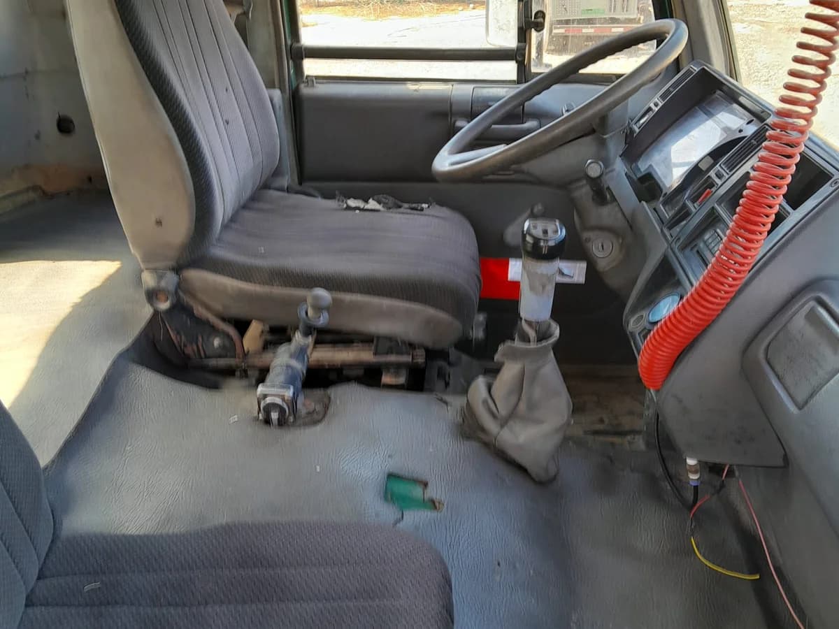 Camión Aljibe Nissan CWB-450 HDLA Año 1996 - Imagen 7