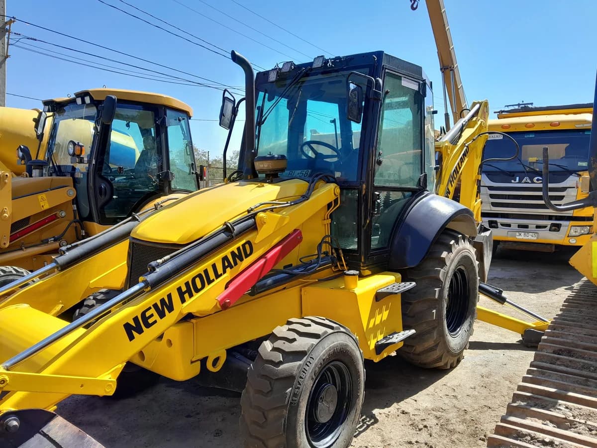 New Holland B90 B 4X4 Año 2014 - Imagen 1