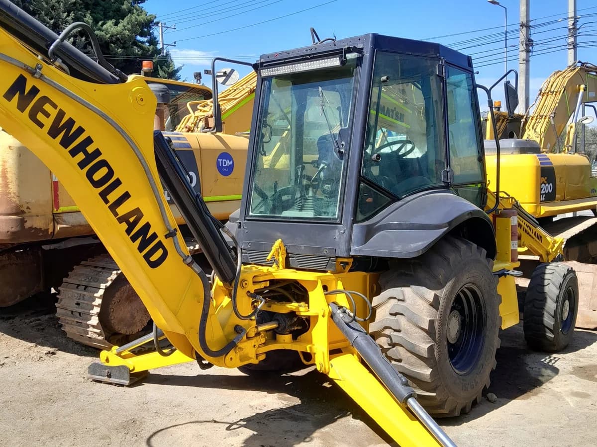 New Holland B90 B 4X4 Año 2014 - Imagen 4