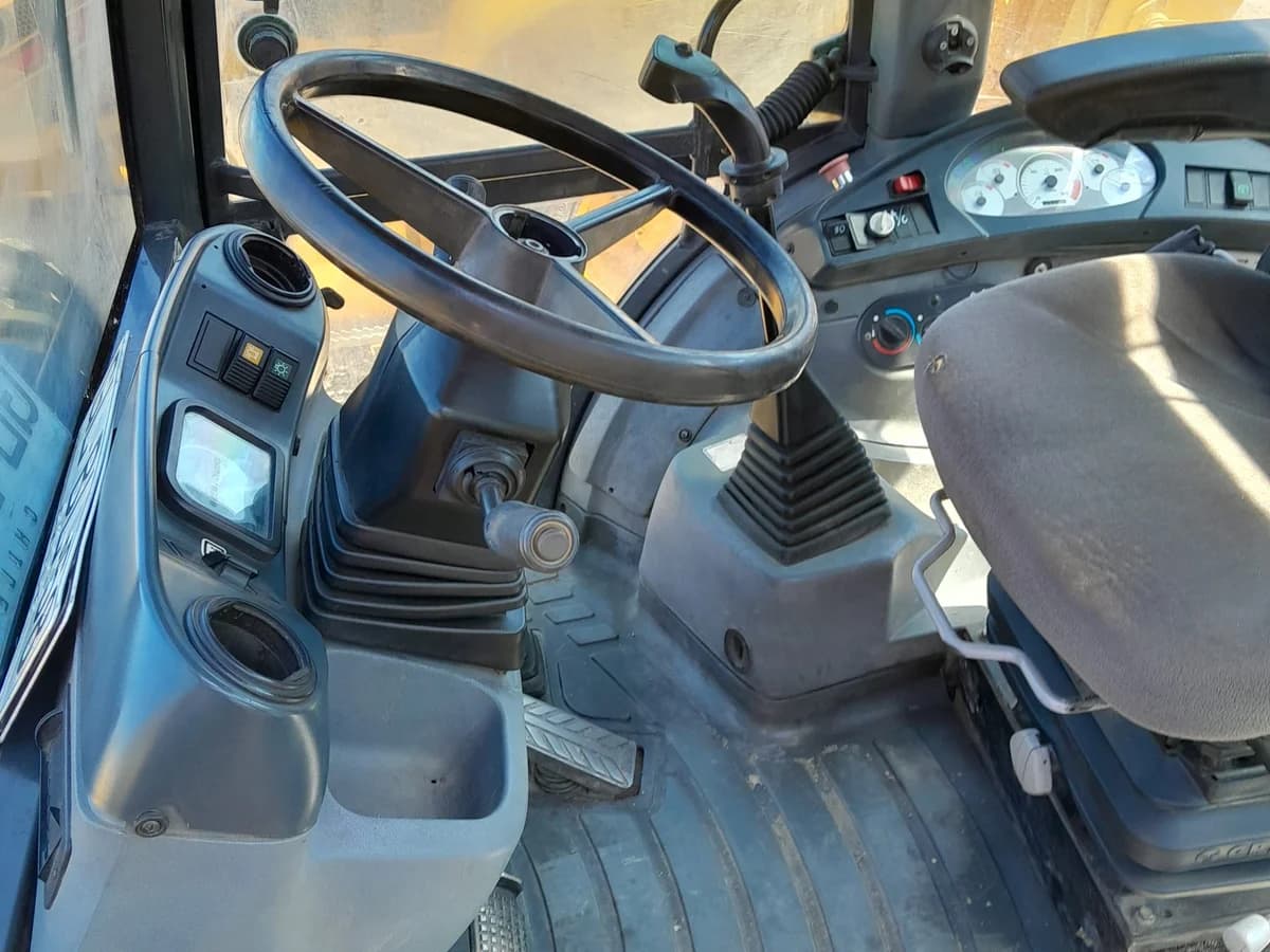 New Holland B90 B 4X4 Año 2014 - Imagen 8