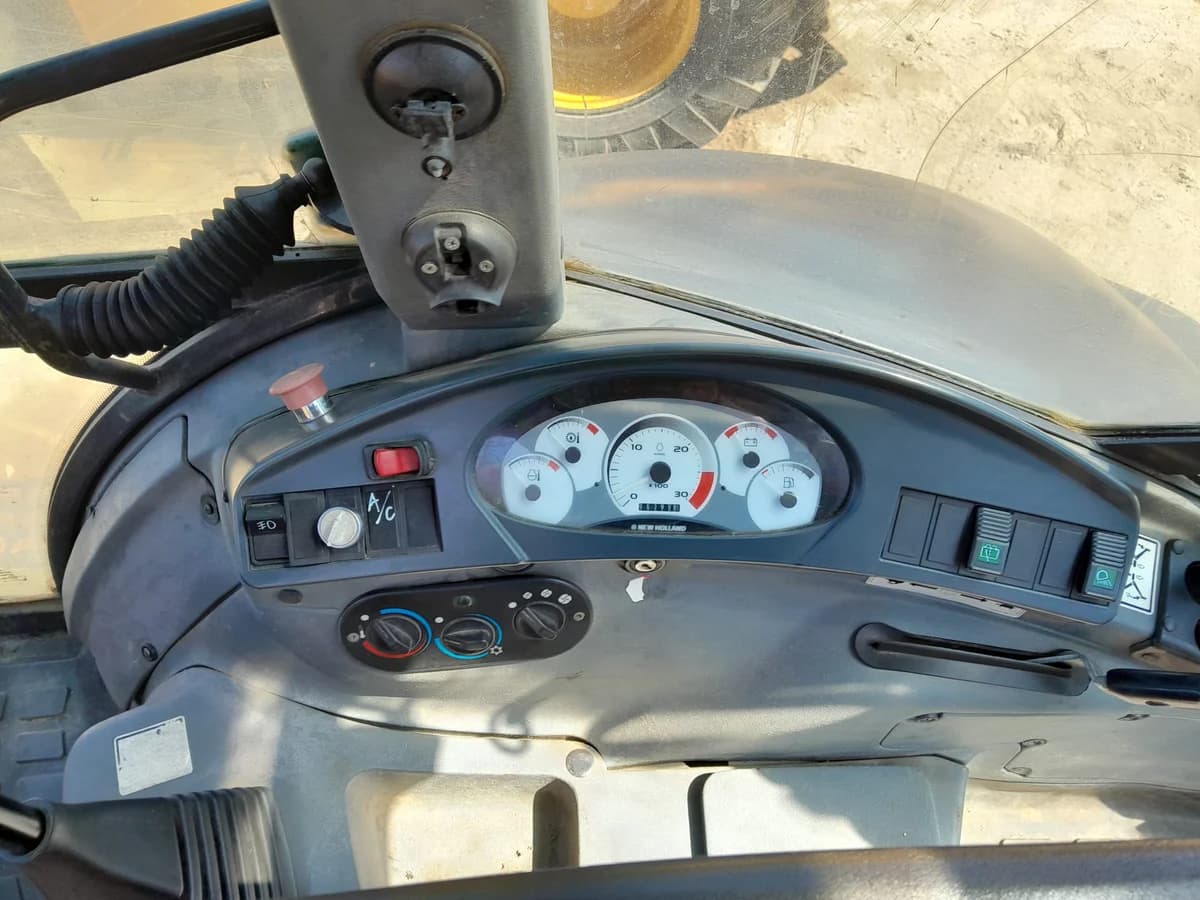 New Holland B90 B 4X4 Año 2014 - Imagen 12