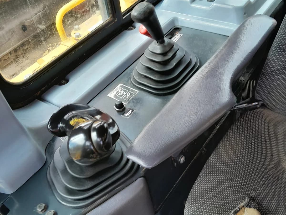 Mini Excavadora Komatsu PC 78 Año 2012 - Imagen 13