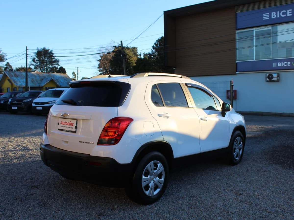CHEVROLET TRACKER LS 2015 - Imagen 8