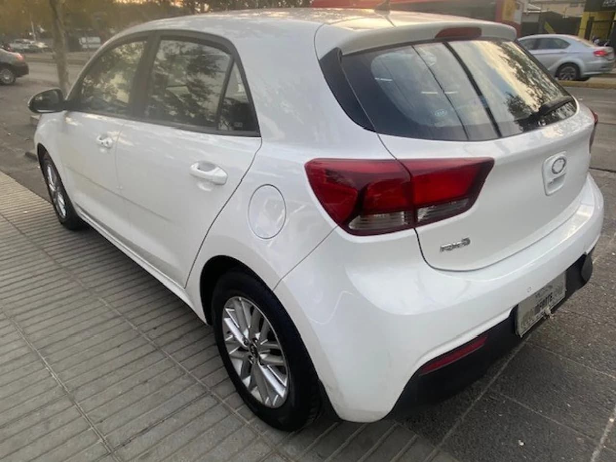 KIA RÍO 5 EX 1.4 2018 - Imagen 8