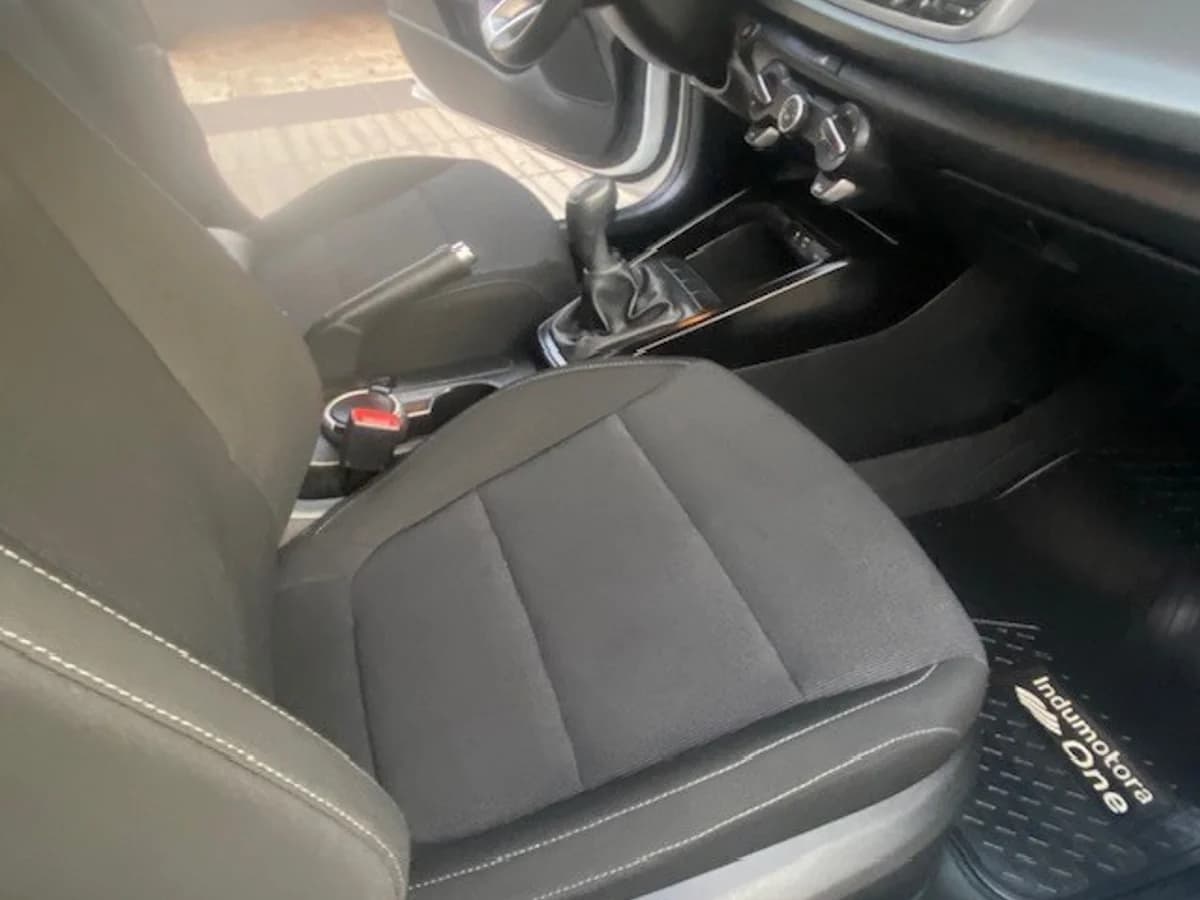 KIA RÍO 5 EX 1.4 2018 - Imagen 11