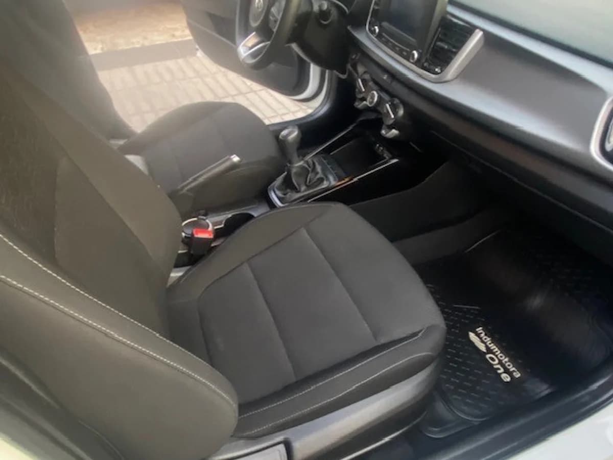 KIA RÍO 5 EX 1.4 2018 - Imagen 17