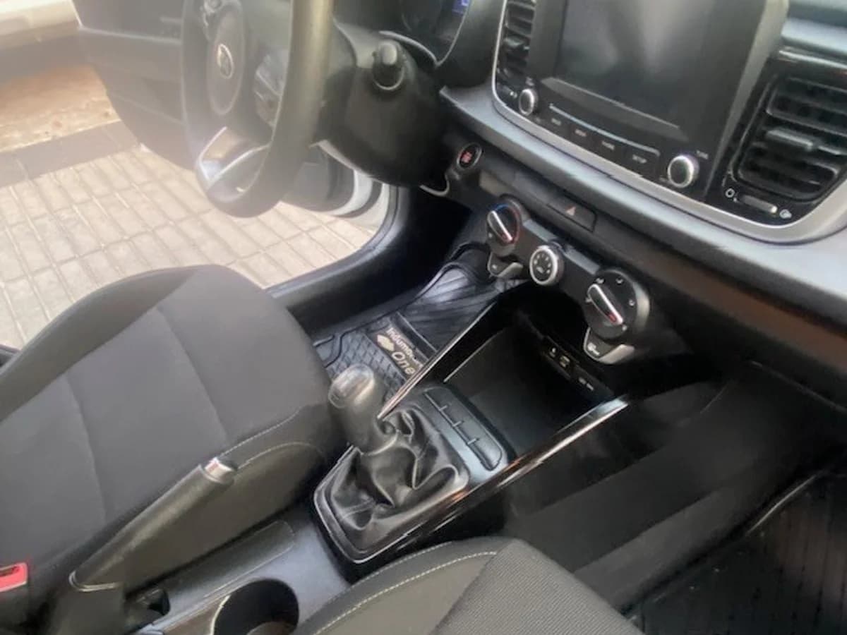 KIA RÍO 5 EX 1.4 2018 - Imagen 18