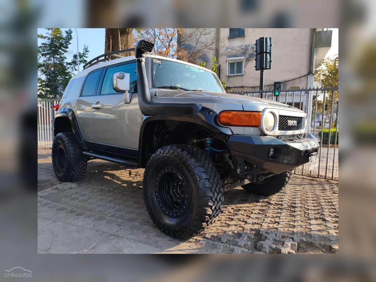 Toyota FJ Cruiser Limited Automática 2010 - Imagen 1