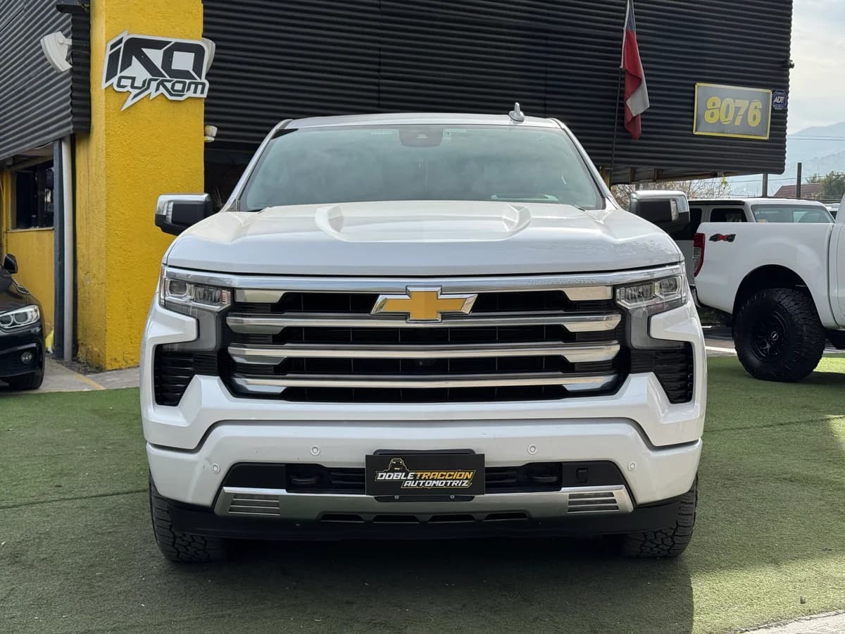 Chevrolet Silverado High Country 2024 - Imagen 2