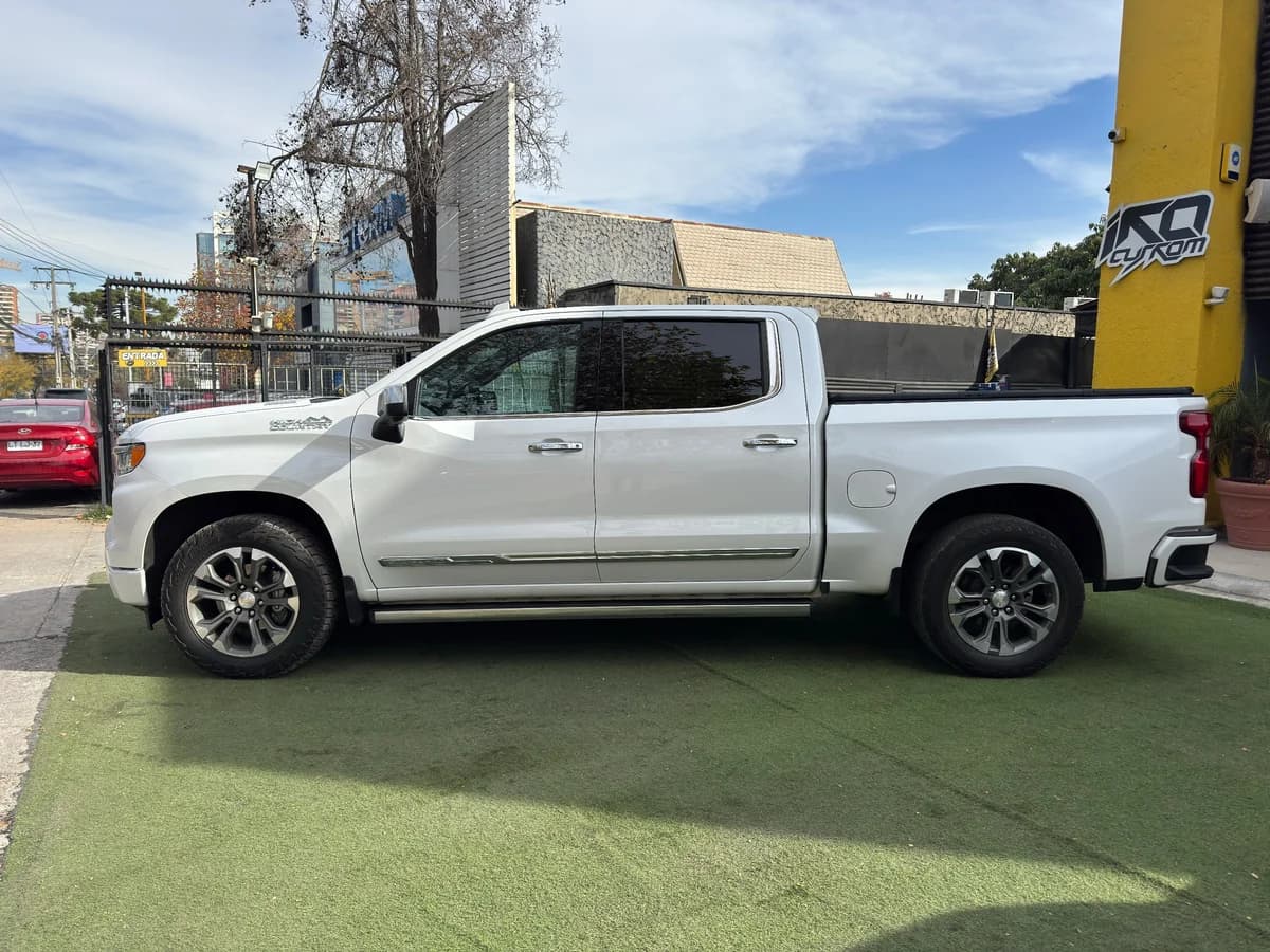 Chevrolet Silverado High Country 2024 - Imagen 4