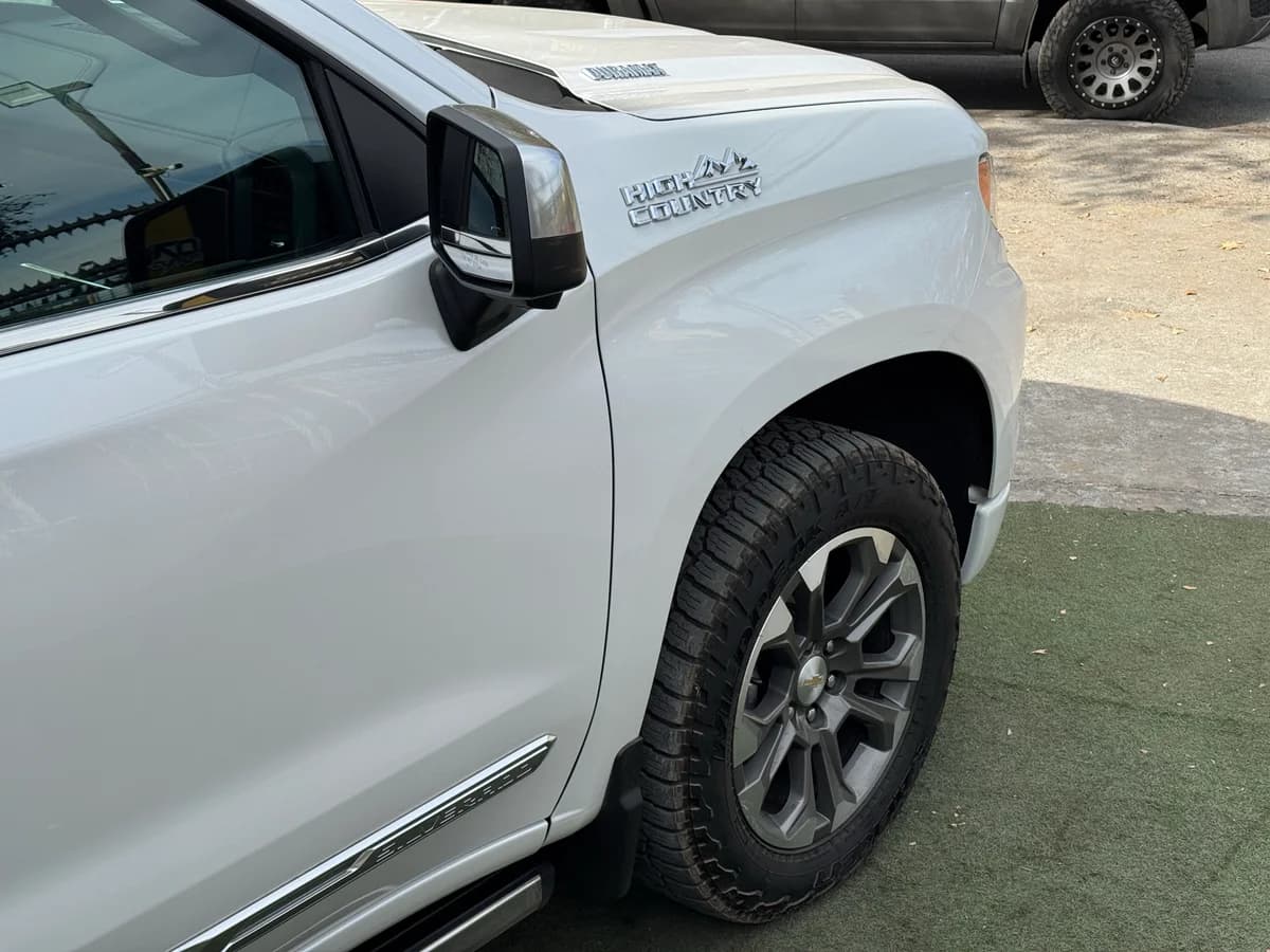 Chevrolet Silverado High Country 2024 - Imagen 9