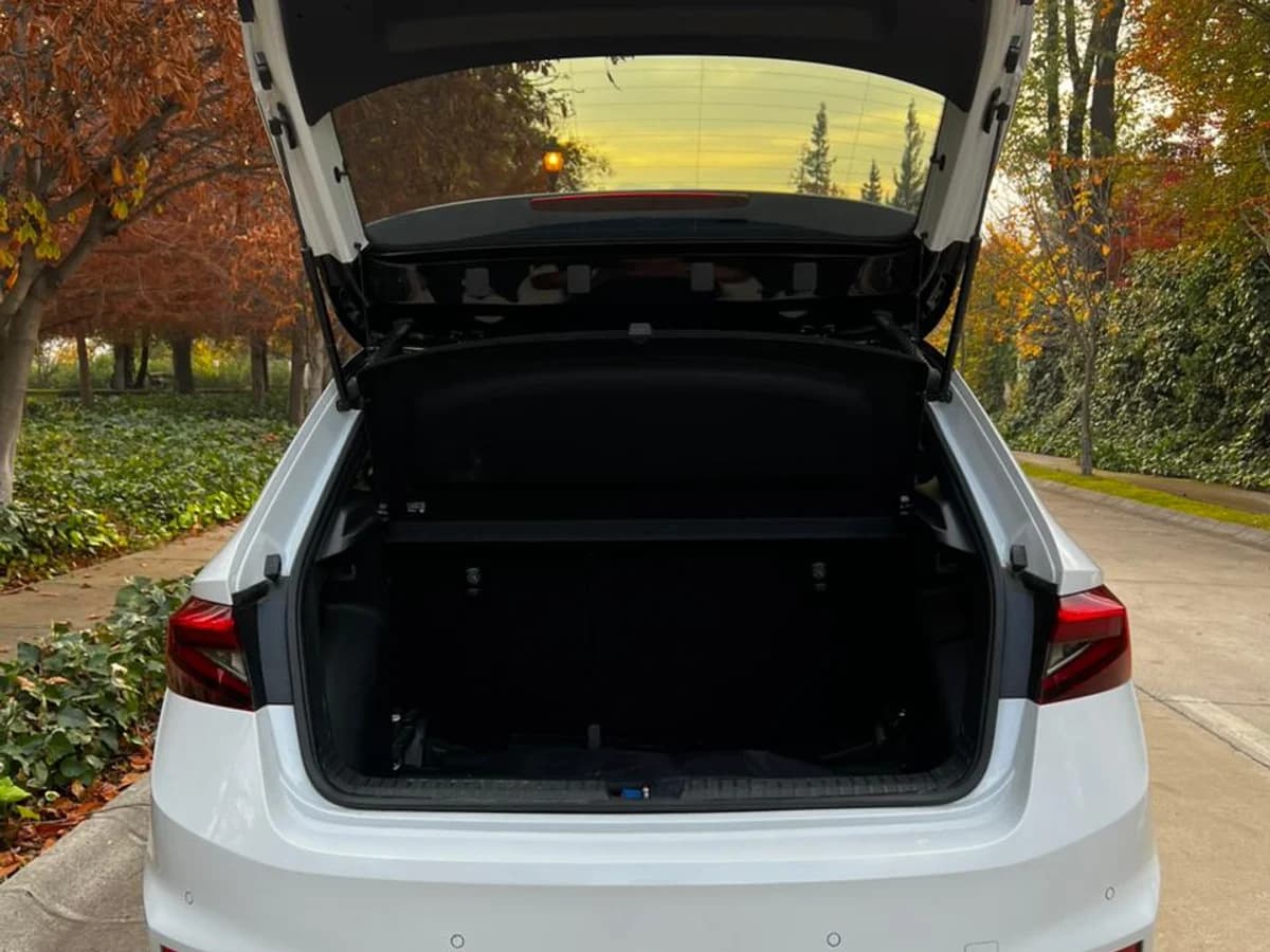 SKODA NEW FABIA 1.0L TSI AT DSG STYLE AÑO 2024 - Imagen 10
