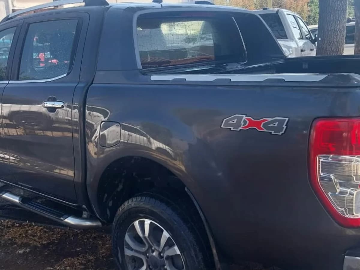 FORD RANGER LIMITED 4X4 DIESEL AUTOMATICA CUERO TOP DE LINEA OPORTUNIDAD - Imagen 6