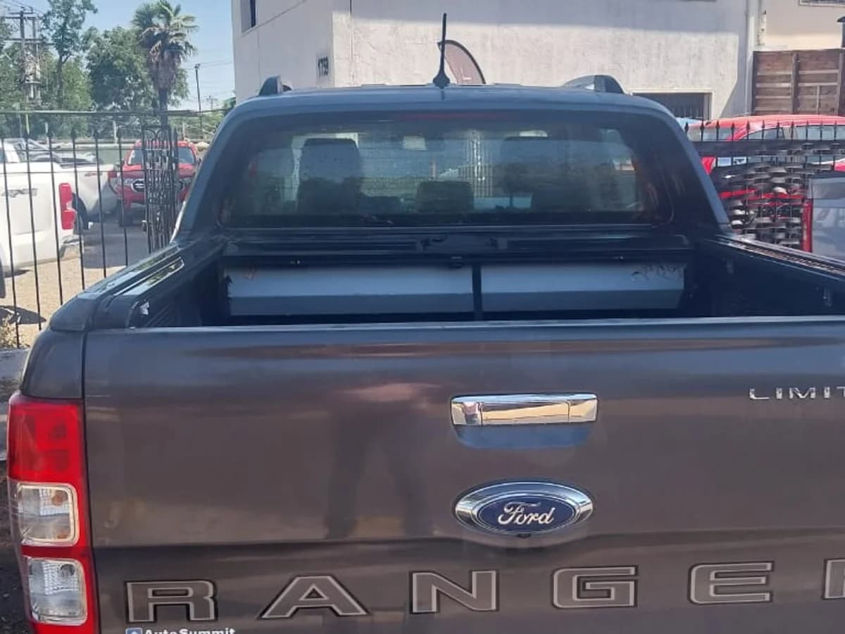 FORD RANGER LIMITED 4X4 DIESEL AUTOMATICA CUERO TOP DE LINEA OPORTUNIDAD - Imagen 7