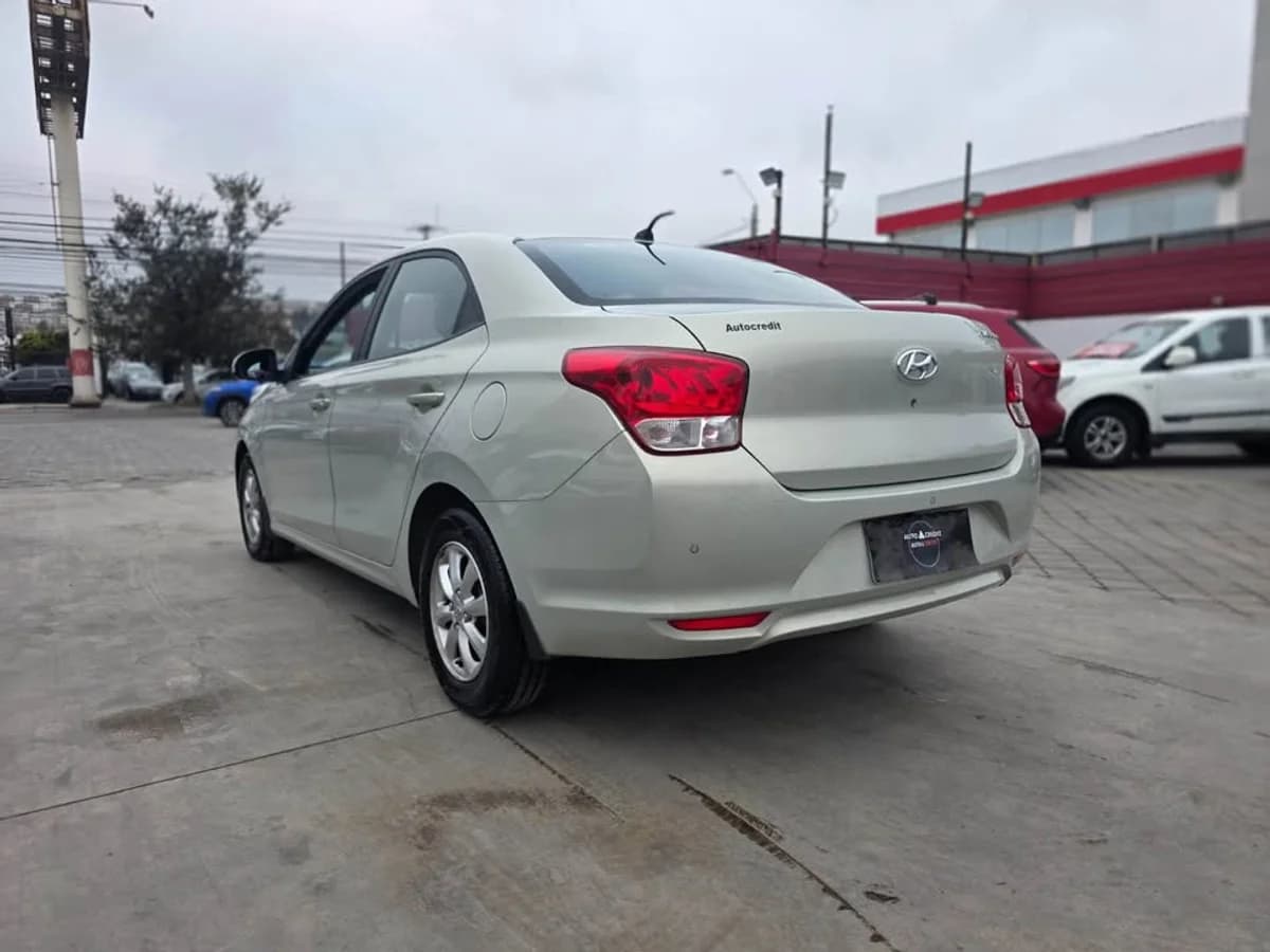 HYUNDAI VERNA CB - 2022 - Imagen 6